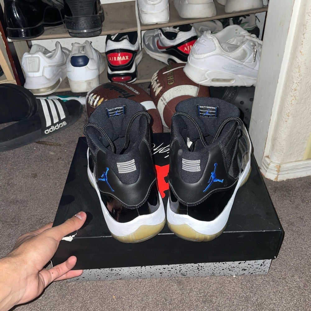 jordan 11 retro space jams